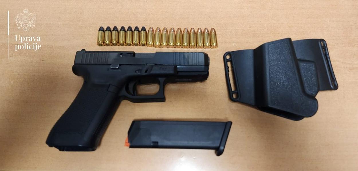 Pronađeno oružje (Foto: Uprava policije)