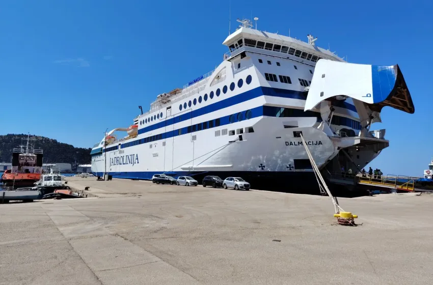 Brod "Jadrolinija" (Foto: Primorski portal)