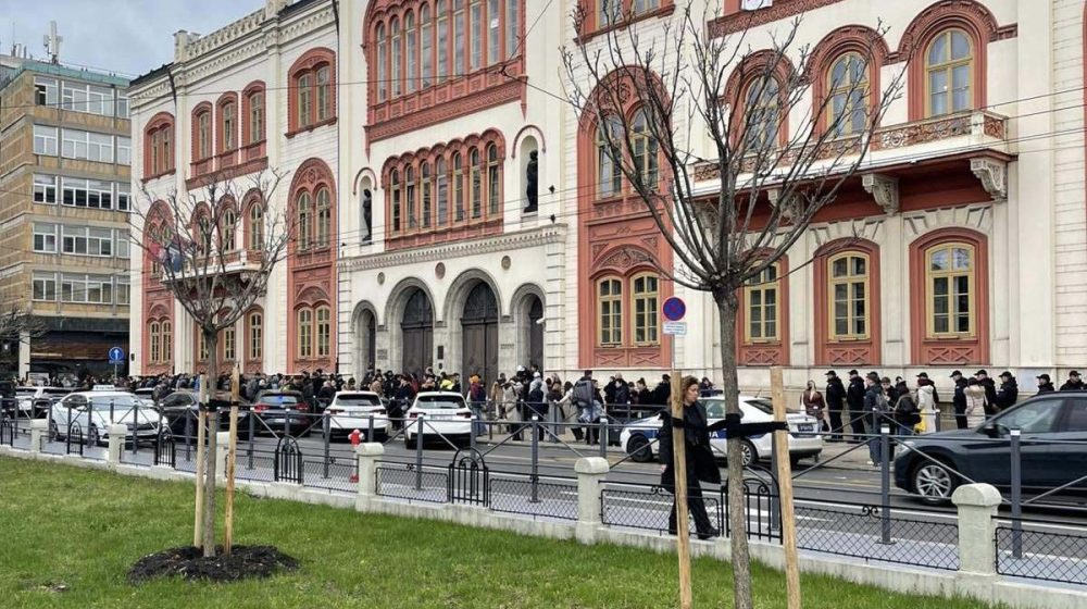 Ispred zgrade Rektorata u Beogradu (Foto: Danas)