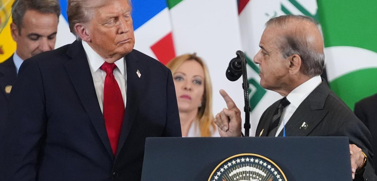 Donald Tramp i Šebhaz Šarif (Foto: AP Photo/Evan Vucci, File)