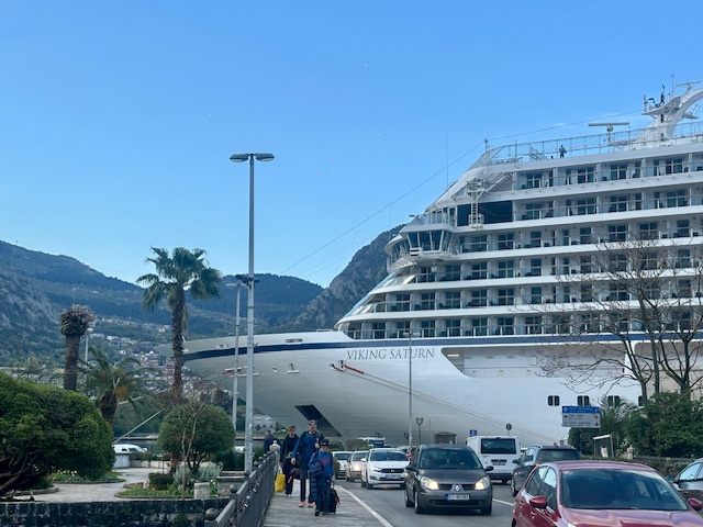 Kruzer "Viking Saturn" (Foto: Radio Kotor)