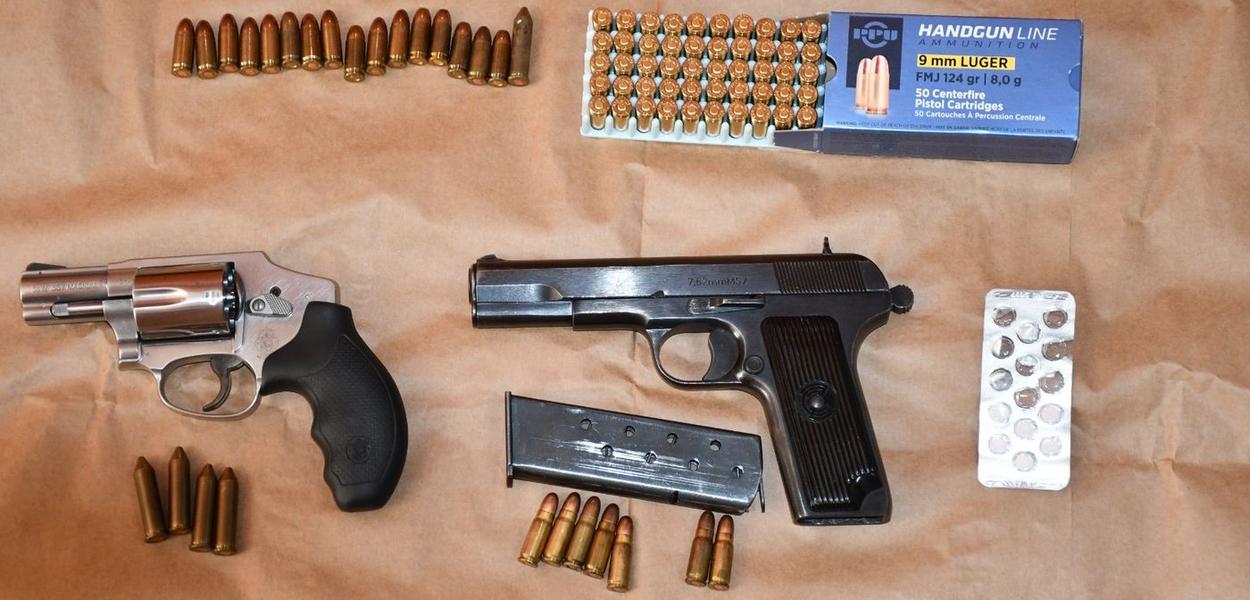 Zaplijenjeno oružje i municija (Foto: Uprava policije)