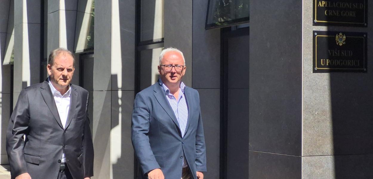 Stijepović sa advokatom Akovićem (Foto: Portal ETV/Marija Žižić)