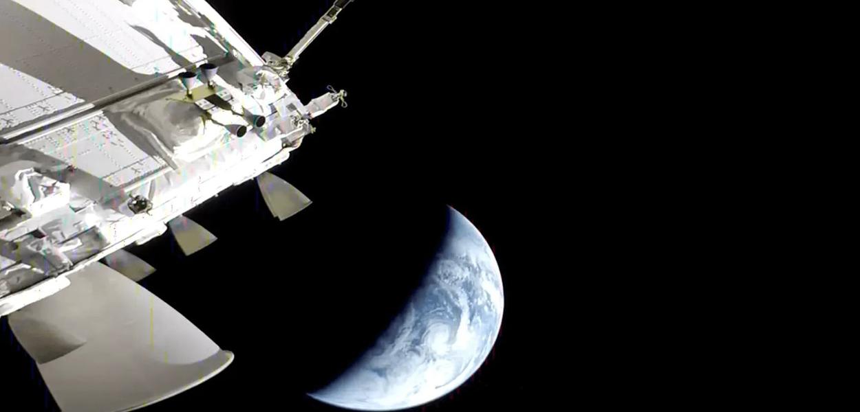 Pogled iz letilice Orion (Foto: NASA - stop kadar)