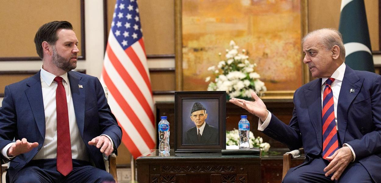 Džej Di Vens i Šehbaz Šarif u Islambadu, Pakistan, 11. april 2026. (Foto: AP Photo/Jacquelyn Martin, Pool)