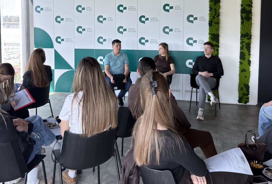 Omladinski kafe (Foto: CGO)