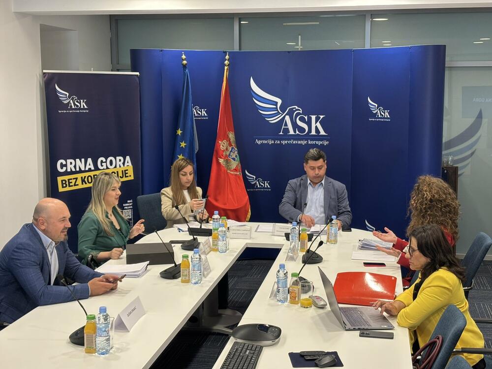 POLITIČKA BURLESKA: Sa sjednice Savjeta ASK-a (Foto: UGC)