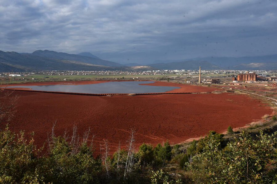 Bazen crvenog mulja (Foto: Andrija Klikovac/X)