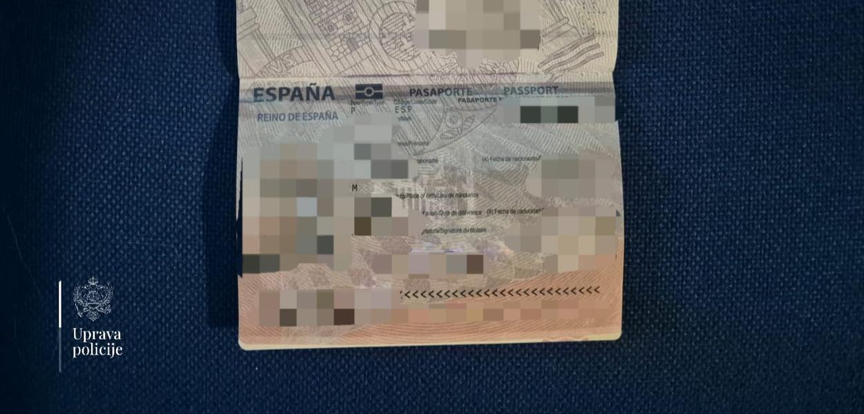 Falsifikovani pasoš (Foto: Uprava policije)