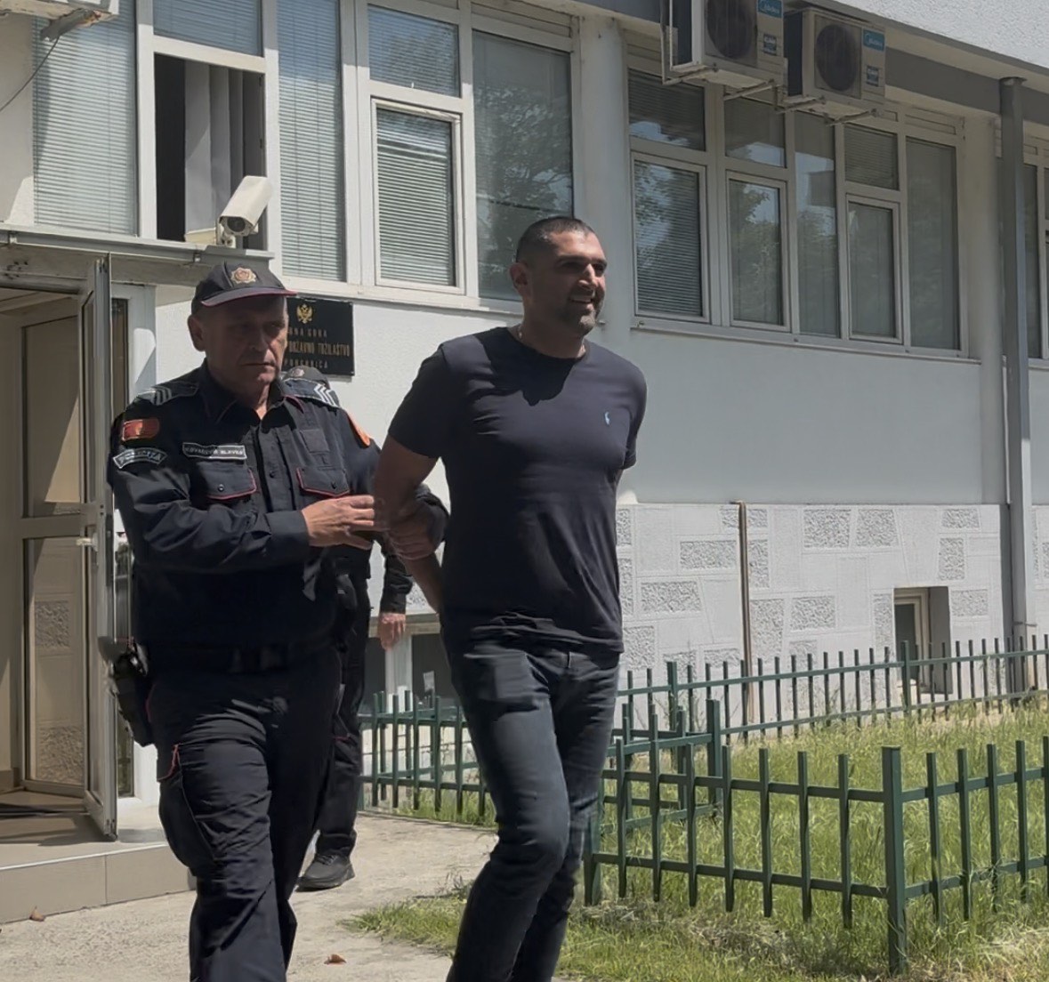 Saša Laković nakon saslušanja u tužilaštvu (Foto: Televizija E/Ivona Đokić)