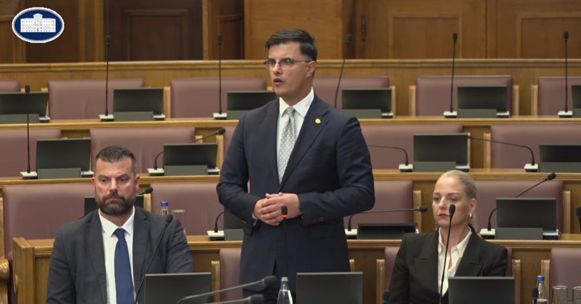 Danilo Šaranović, stop kadar (Foto: Skupština Crne Gore/Jutjub)