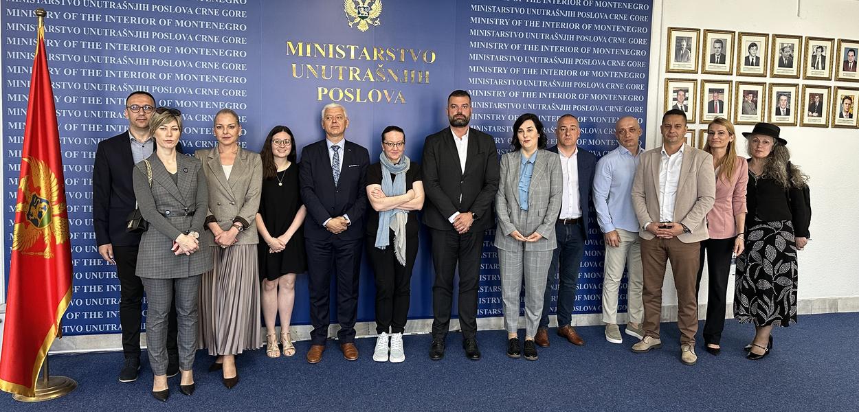 Učesnici sastanka Nacionalnog međuresornog operativnog tima za prevenciju i suzbijanje nasilnog ekstremizma (Foto: MUP)