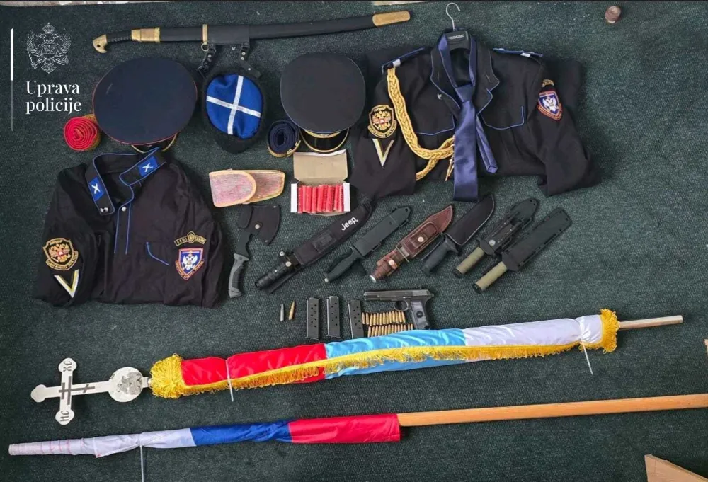 Oprema pronađena kod Danilovgrađanina (Foto: Uprava policije)