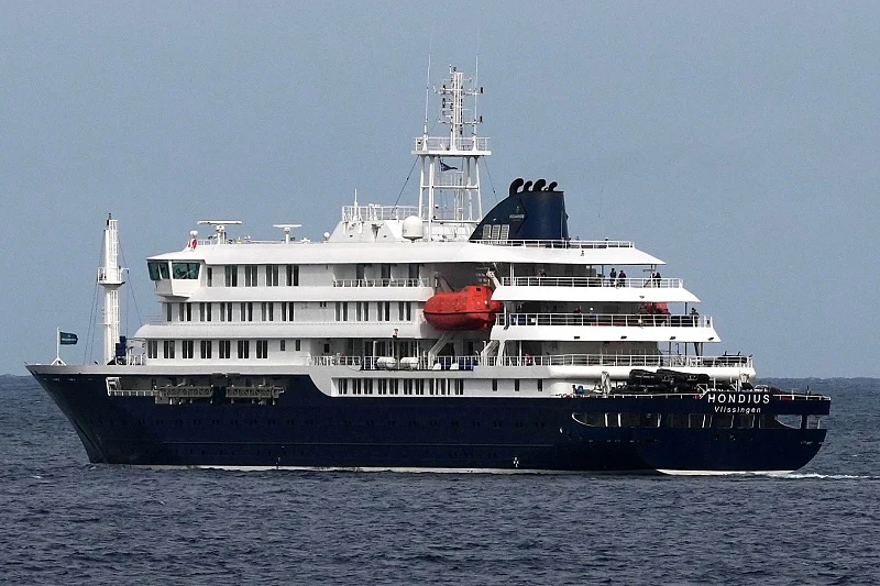 Kruzer MV Hondius usidren je u luci Praia na Zelenortskim Ostrvima  (Foto: AP foto)