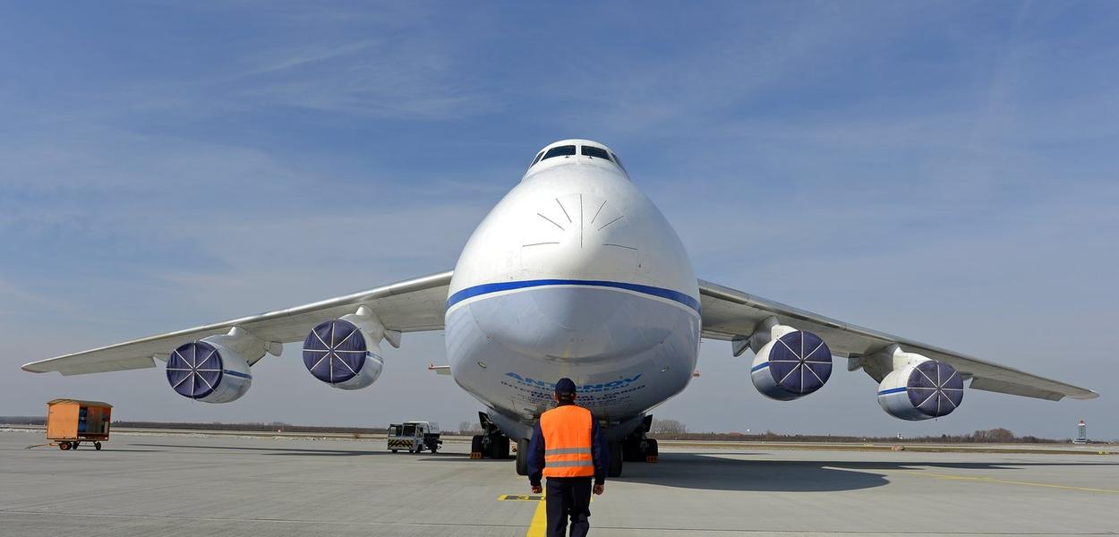 Antonov An-124 Ruslan (Foto: AP foto/JENS MEYER)