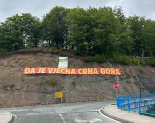 Poruka za sva vremena na ulazu u Kolašin