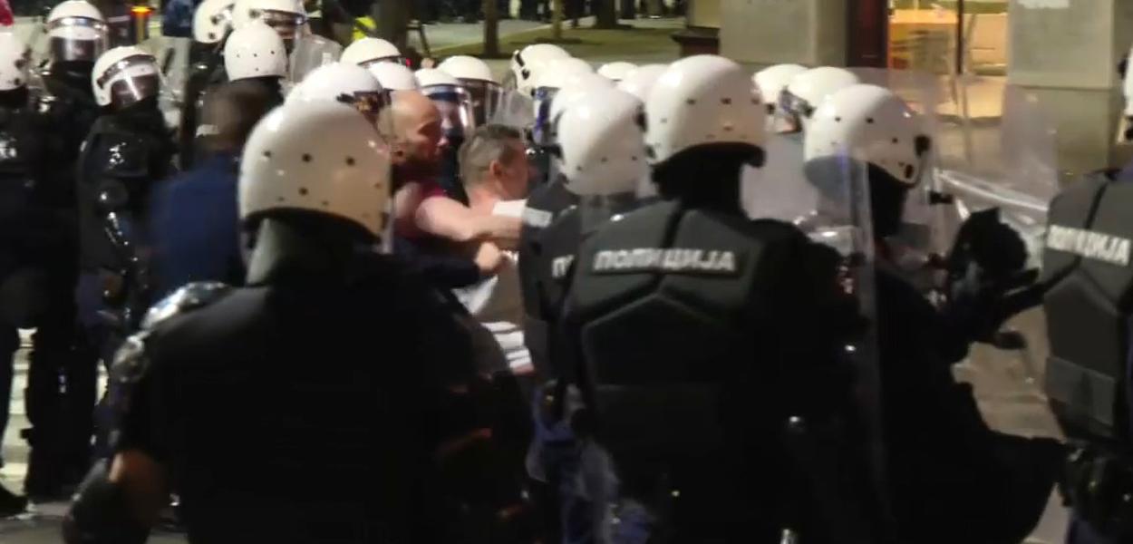 Sukob između policije i građana nakon protesta na Slaviji, Beograd, 23. maj 2026. (Foto: N1 Beograd)