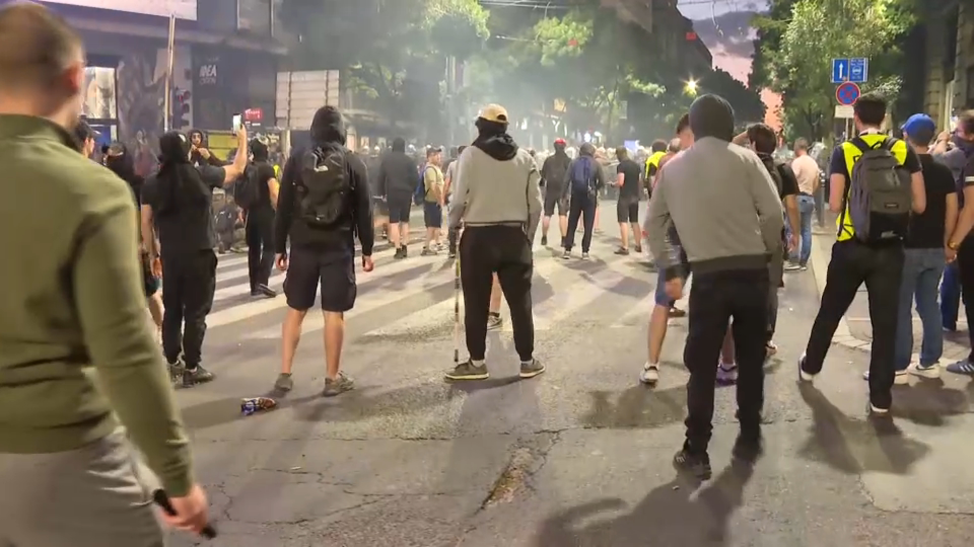 Sukob između policije i građana nakon protesta na Slaviji, Beograd, 23. maj 2026.