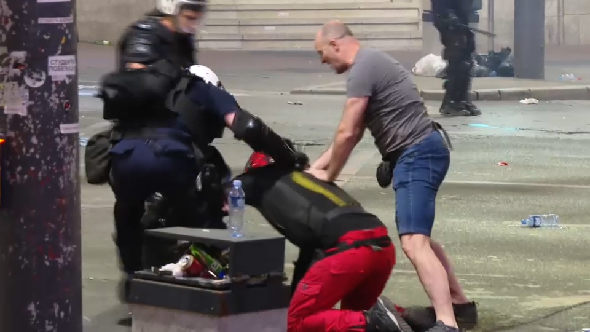 Sukob između policije i građana nakon protesta na Slaviji, Beograd, 23. maj 2026.