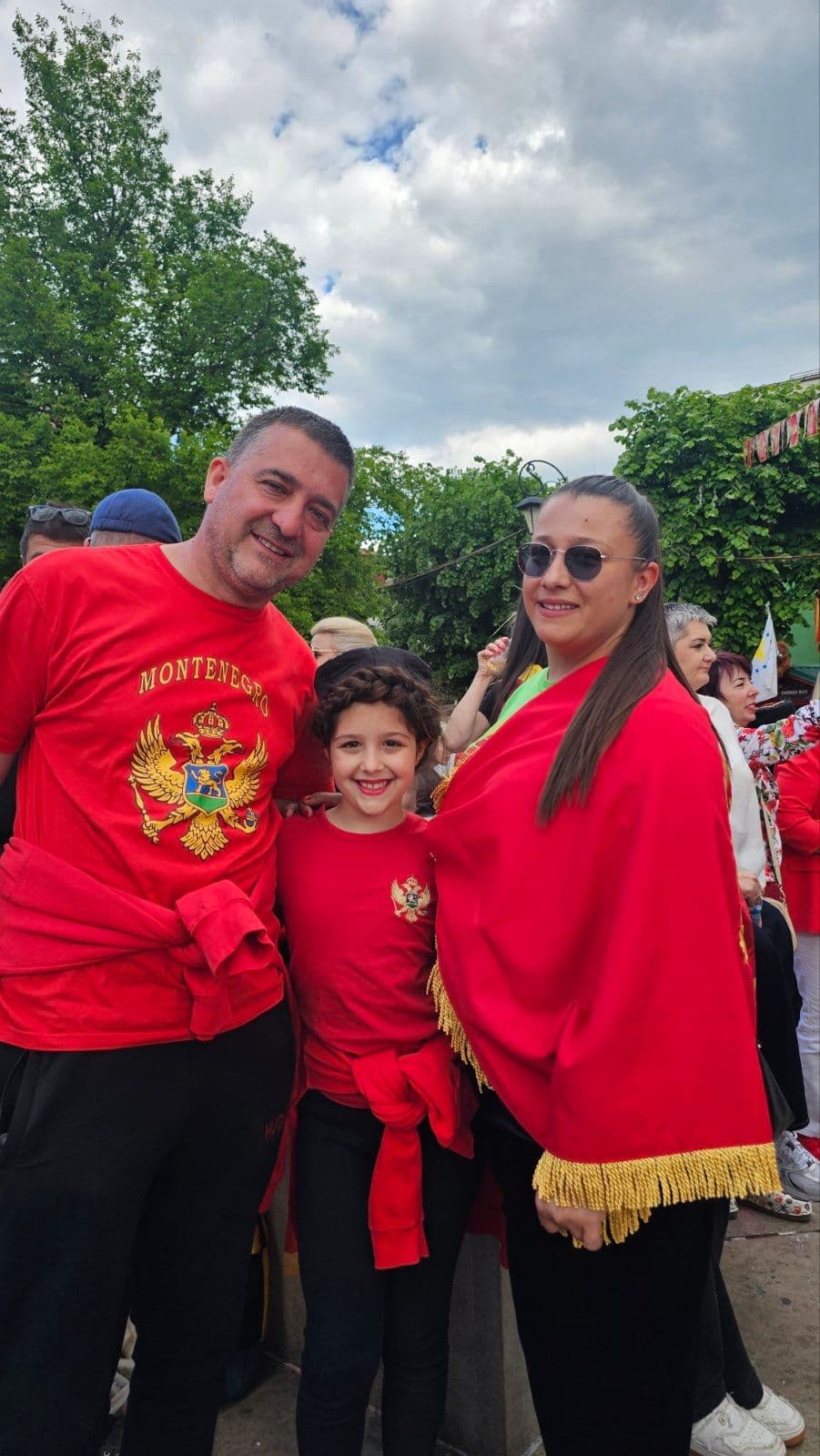 Lara Vujković sa roditeljima