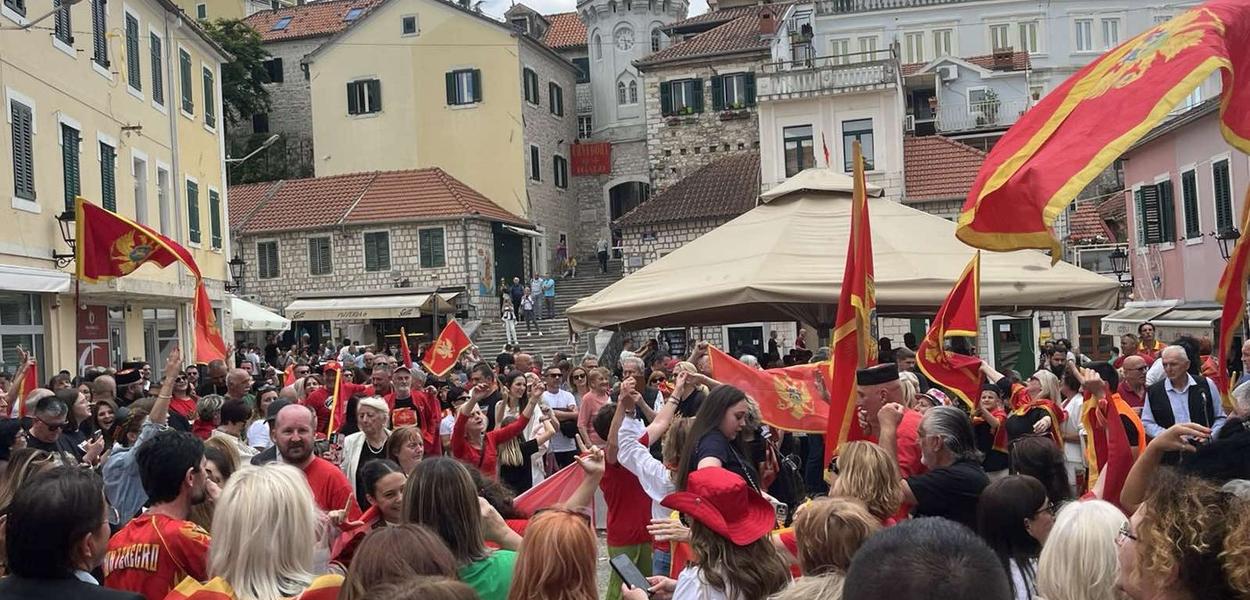Proslava dana u nezavisnosti u Herceg Novom (Foto: Neformalna organizacija slobodno udruženih građana STEGA)