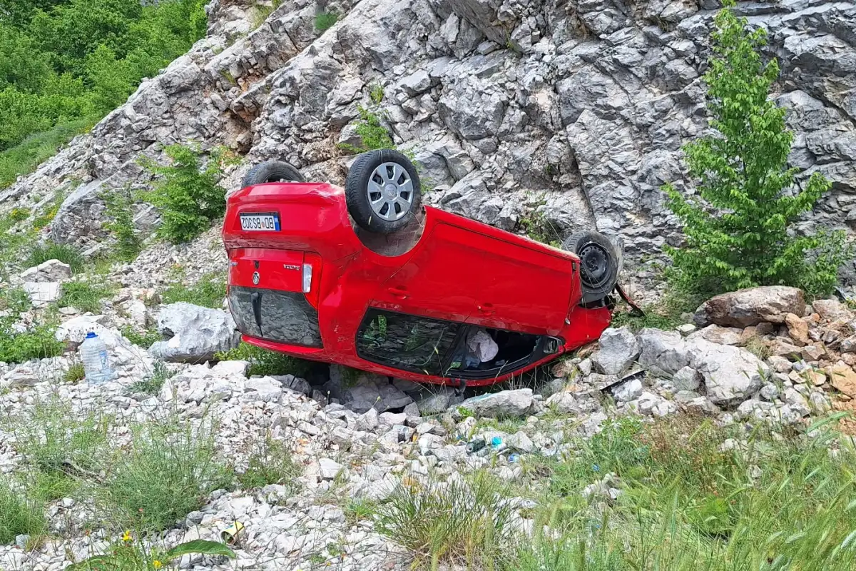 Prevrtanje autombila na putu ka Njegušima (Foto: Cetinjski list)