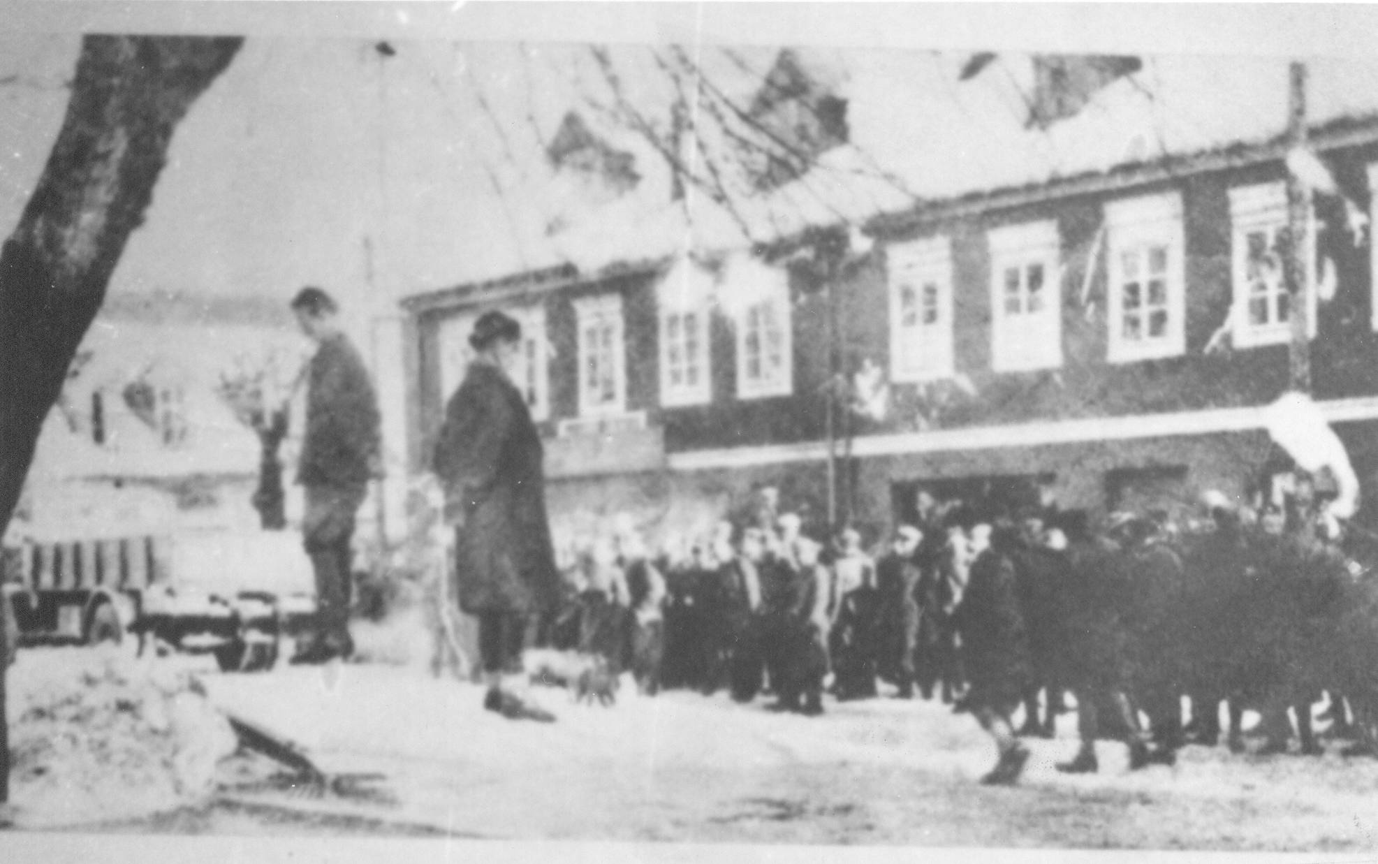 CETINJE, JANUAR 1944, BALŠIĆA PAZAR: Vješanje Gojka Kruške i Muse Bata Hodžića
