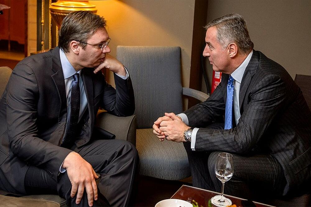 ZABORAVLJENO POLITIČKO PRIJATELJSTVO: Aleksandar Vučić i Milo Đukanović