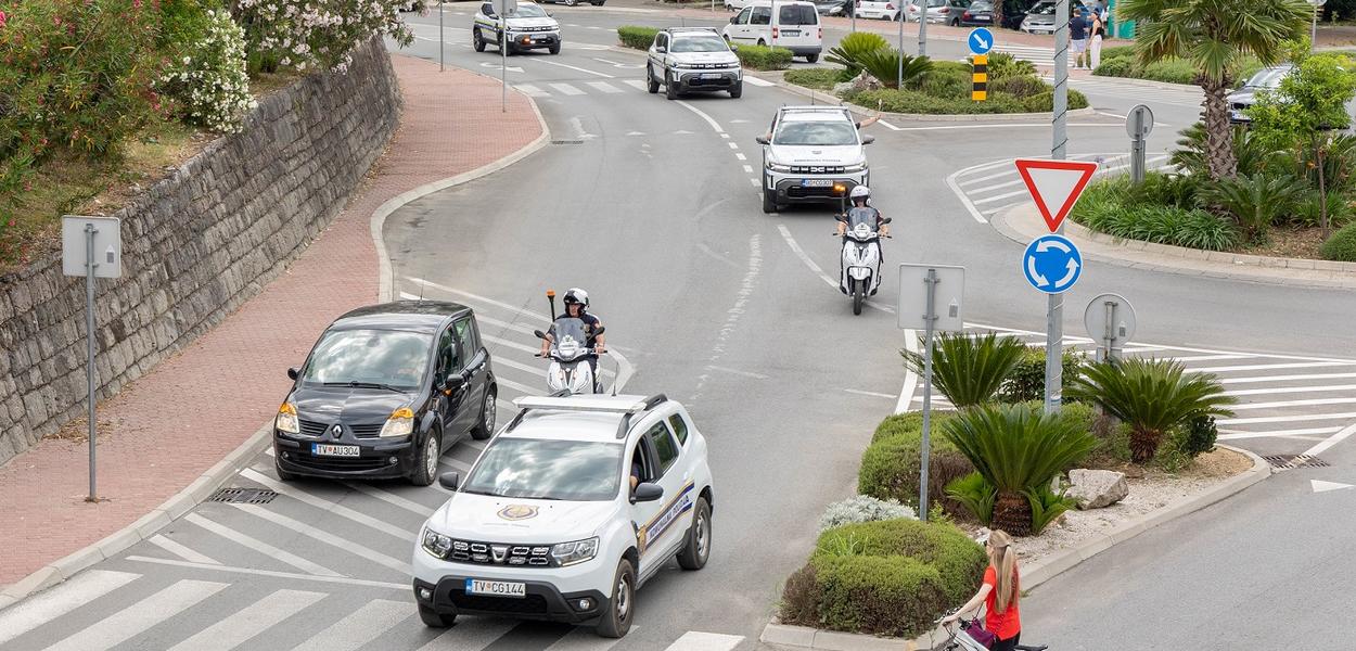 Komunalna policija pojačano djeluje u susret Samitu  (Foto: Opština Tivat )