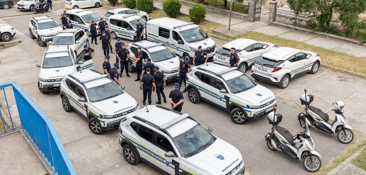 Komunalna policija pojačano djeluje u susret Samitu  (Foto: Opština Tivat )