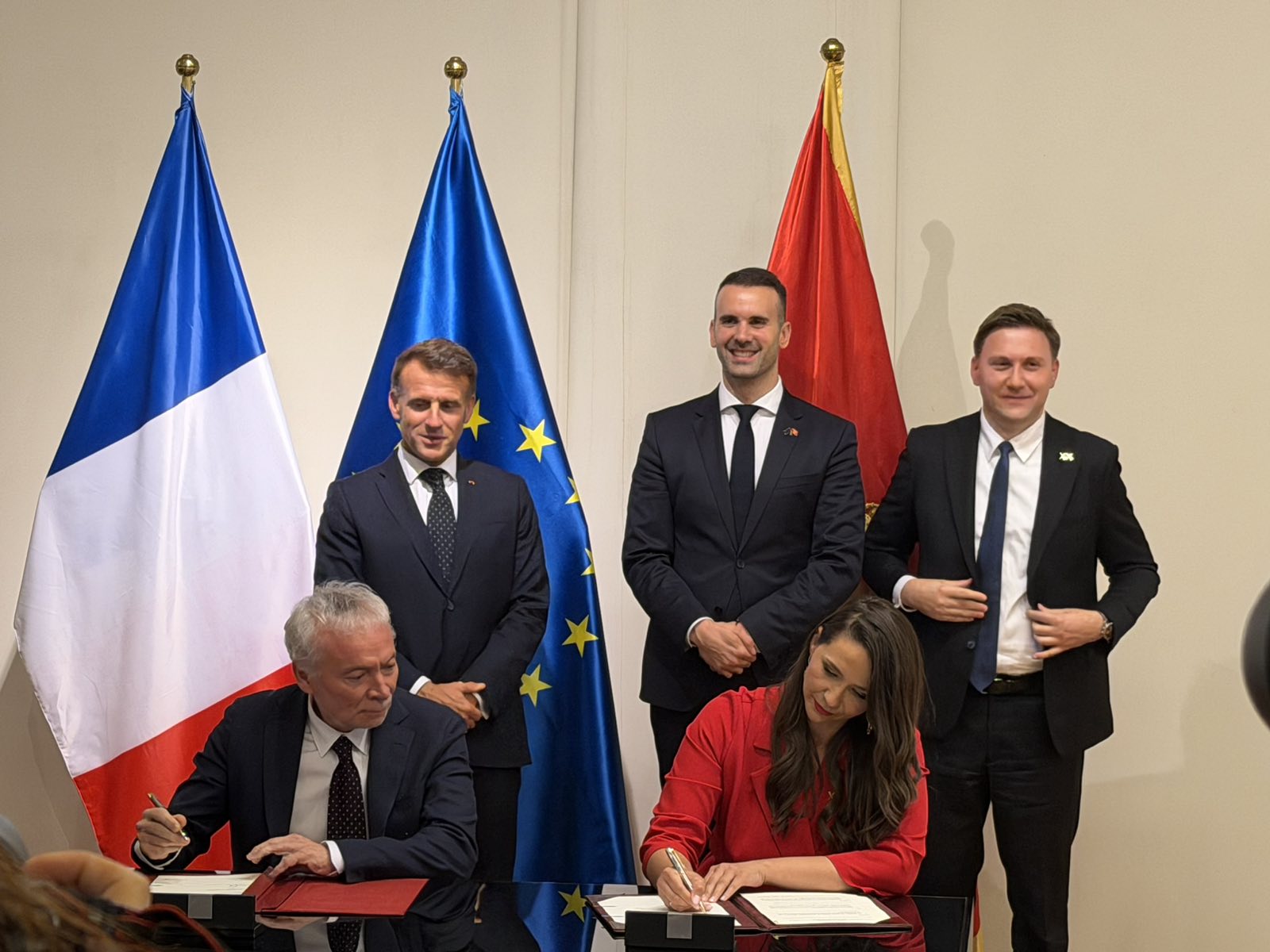 Sa potpisivanja ugovora 