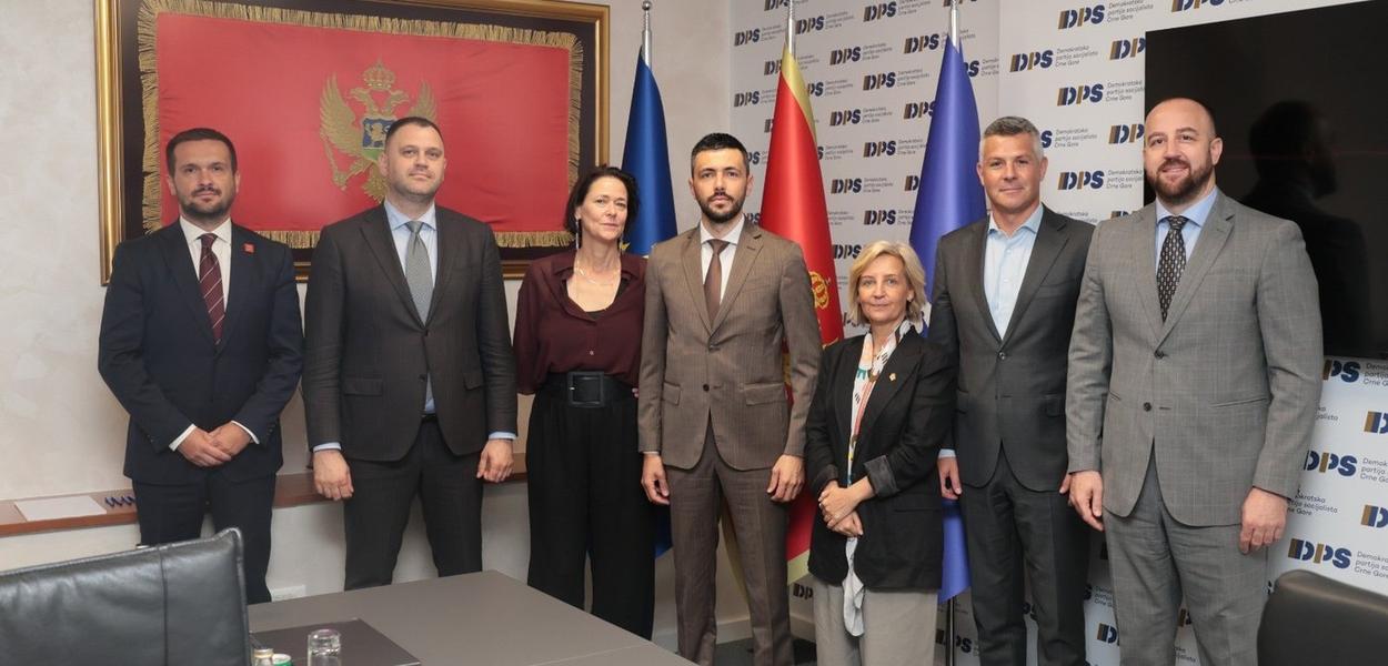 Poslanici DPS-a sa kolegama iz Evropskog parlamenta (Foto: DPS)