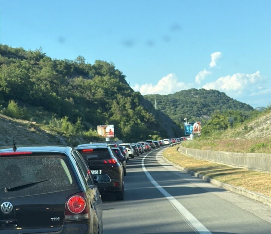 Kolone (Foto: Patrola CG)