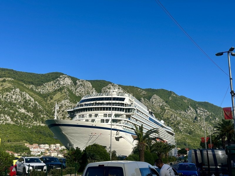 Kruzer u Kotoru (Foto: Radio Kotor)
