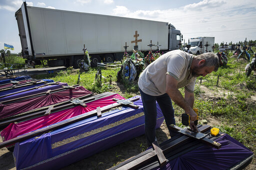 . (AP Photo/Evgeniy Maloletka) (Foto: Evgeniy Maloletka)