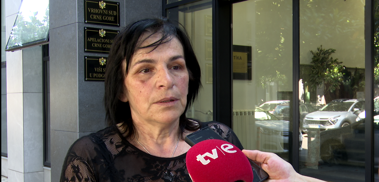 Vesna Pejović ispred Višeg suda nakon sastanka (Foto: TV E)