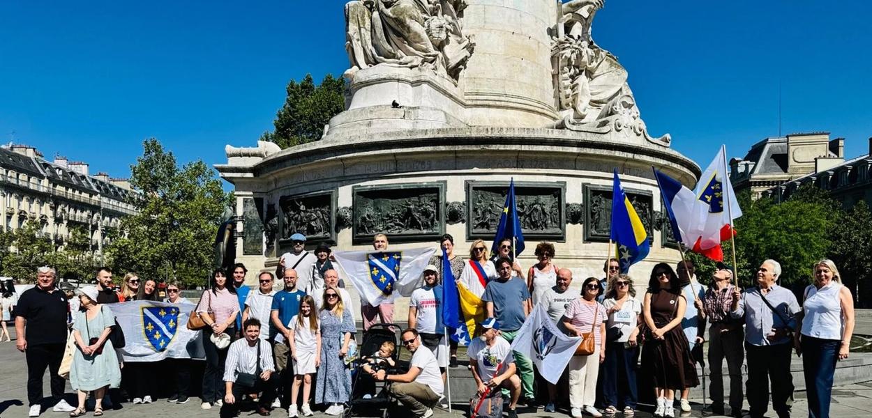 Učesnici Marša mira (Foto: Udruženje Solidarité Internationale Bosnie-Herzégovine-France (SIBH-France))