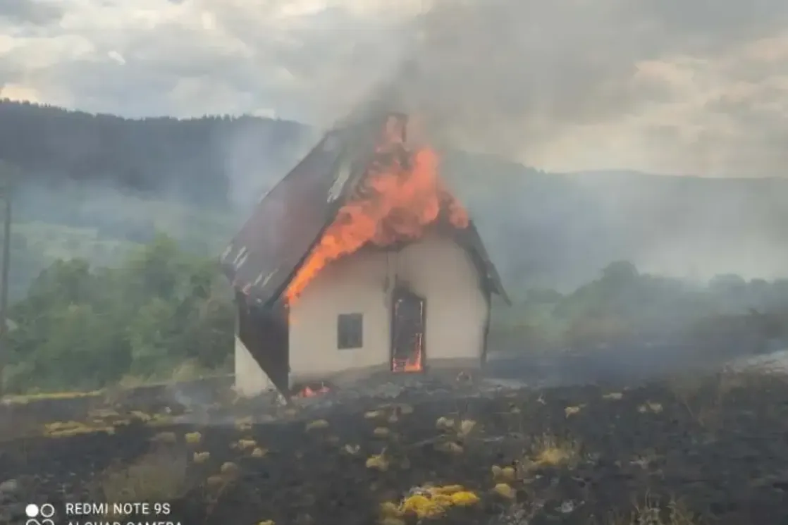 Veliki požar u selu Mataruge u Pljevljima (Foto: PV Informer)