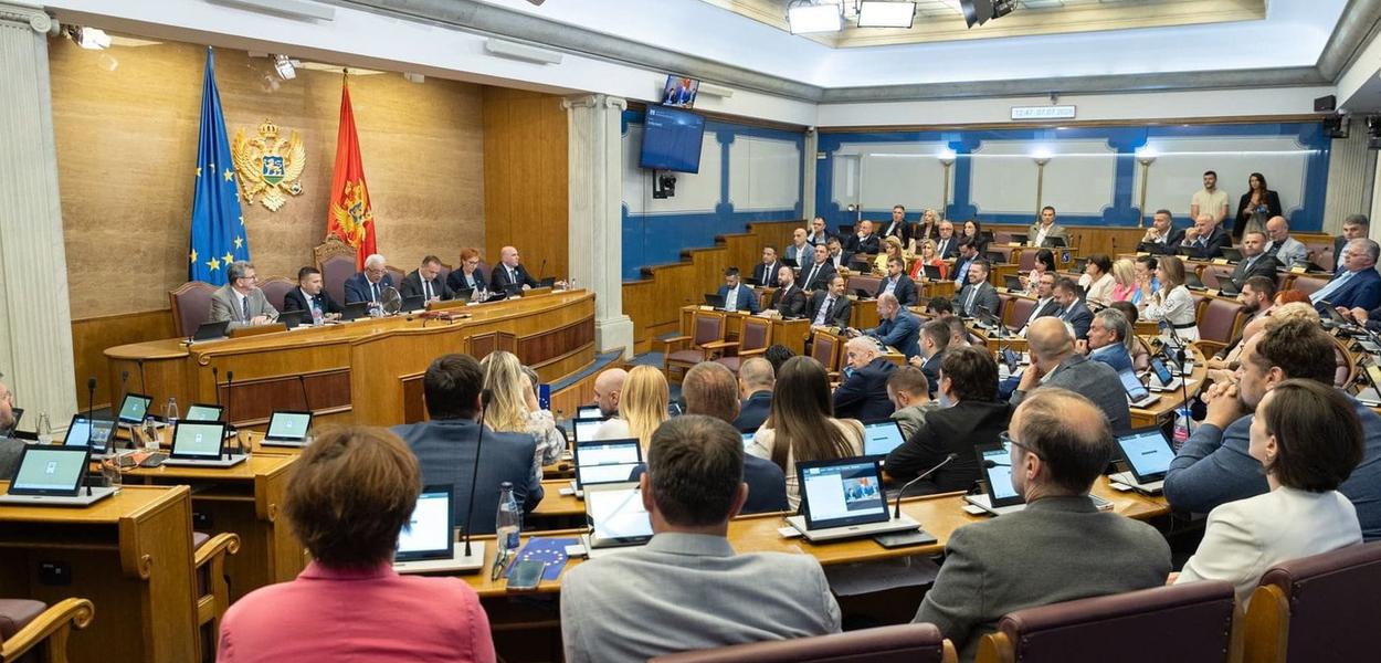 Sa sjednice Skupštine na kojoj je podržan prijedlog za izmjenu Ustava (Foto: Skupština Crne Gore)