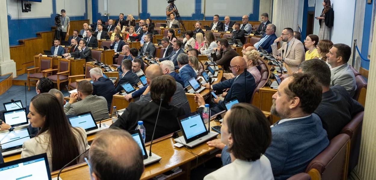 Sa sjednice Skupštine na kojoj je podržan prijedlog za izmjenu Ustava (Foto: Skupština Crne Gore)