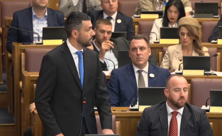 Sa sjednice (Foto: YT/screenshot)