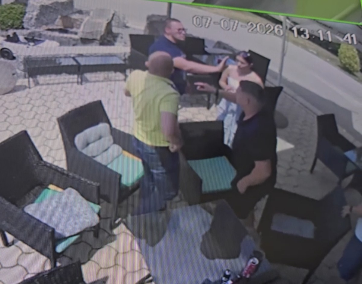 Fotografija uz vijest: VIDEO: Napad na Rajka Perovića i njegovu porodicu