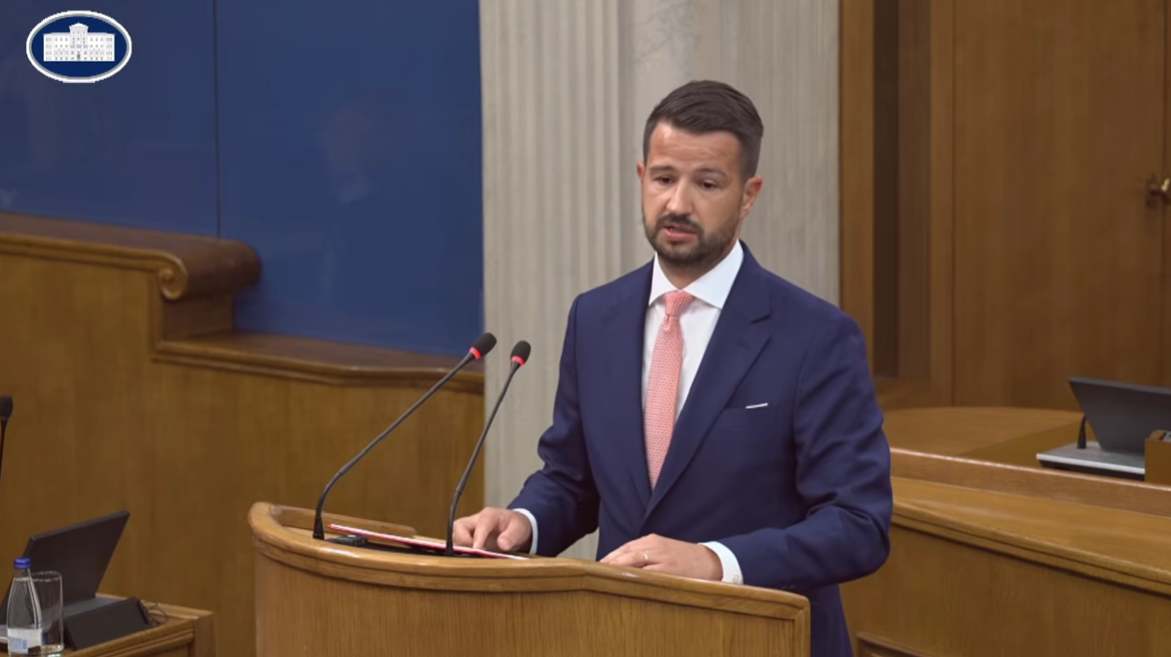 Jakov Milatović, stop kadar (Foto: Skupština Crne Gore/Jutjub)