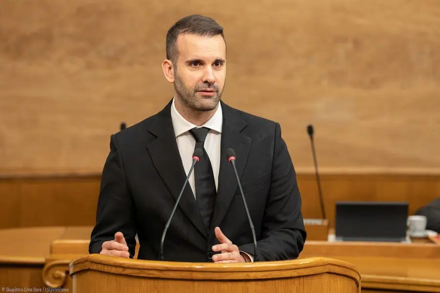 OLAKO DAVANJE OBEĆANJA: Premijer Spajić