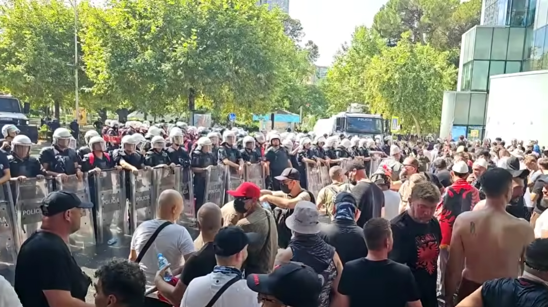 Sa protesta u Tirani (Foto: AP - stop kadar)