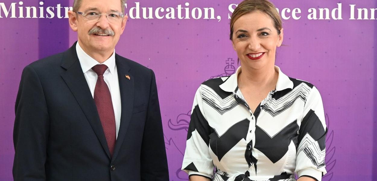 Peter Felten i Anđela Jakšić-Stojanović (Foto: Ministarstvo prosvjete, nauke i inovacija)