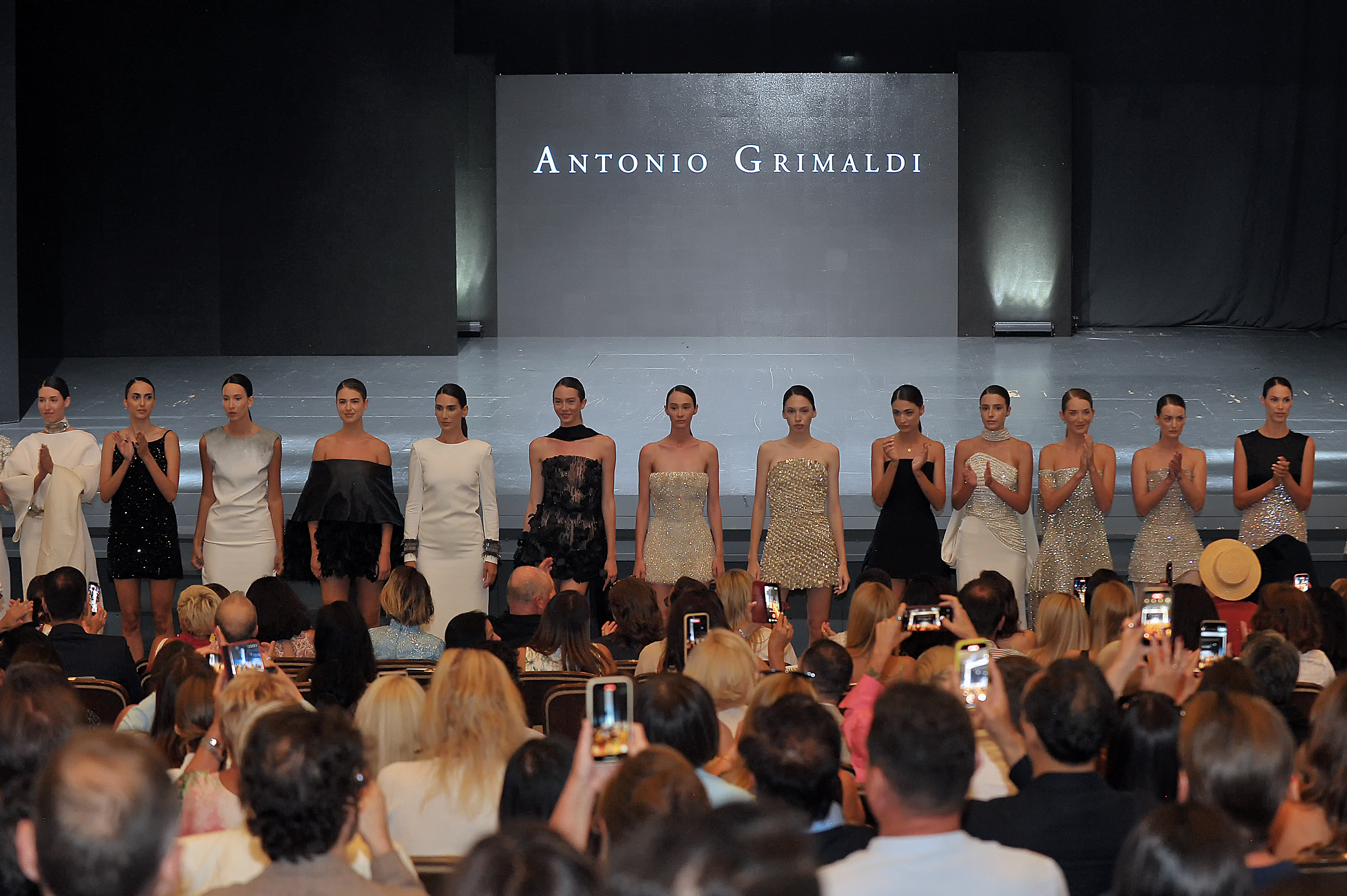 Revija Antonija Grimaldija