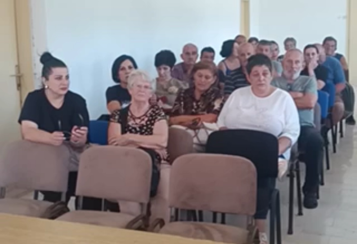 HOĆE DA UPRAVLJAJU SVOJIM KULTURNIM DOBROM: Sa deanašnjeg Zbora u Grahovu