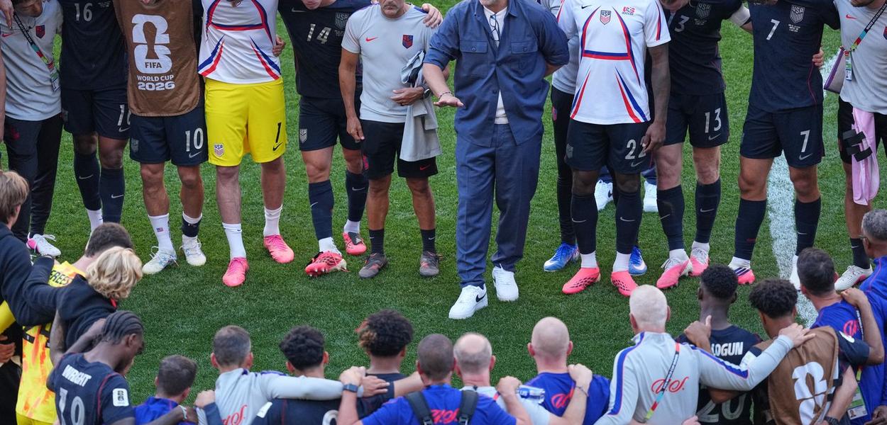 Maurisio Poketino sa timom SAD (Foto: AP Photo Nick Didlick)
