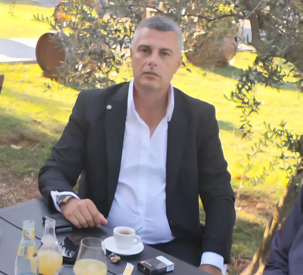 Demir Ćosović 